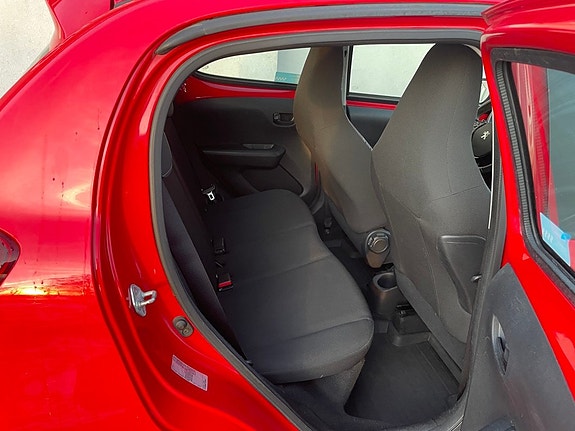 Peugeot 108 8 of 13