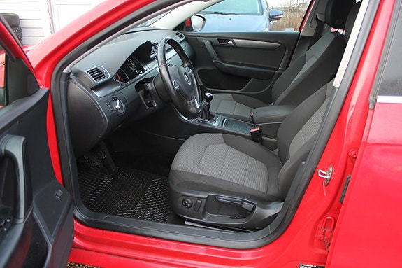 Volkswagen Passat 7 of 9
