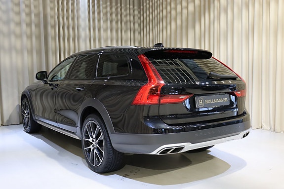 Volvo V90 Cross Country 7 of 27