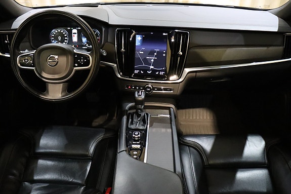 Volvo V90 Cross Country 19 of 27