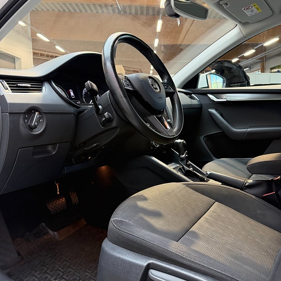 Skoda Octavia 9 of 13