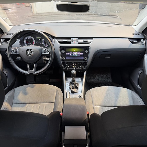 Skoda Octavia 10 of 13