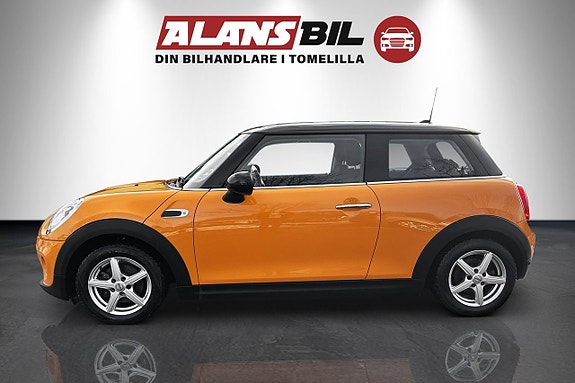 MINI Cooper 4 of 5
