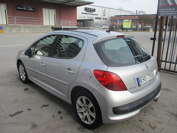 Peugeot 207 4 of 11