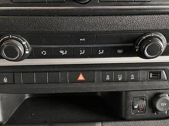 Peugeot Traveller 28 of 30