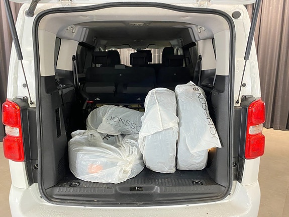 Peugeot Traveller 10 of 30