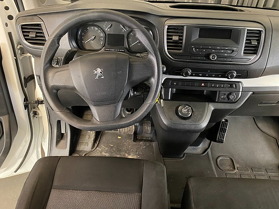 Peugeot Traveller 20 of 30
