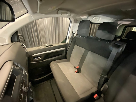 Peugeot Traveller 7 of 30