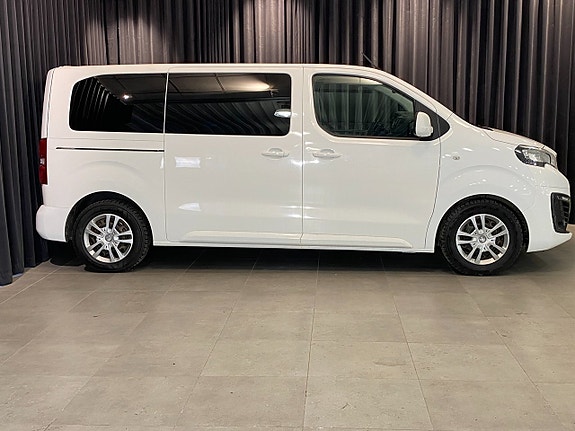 Peugeot Traveller 5 of 30