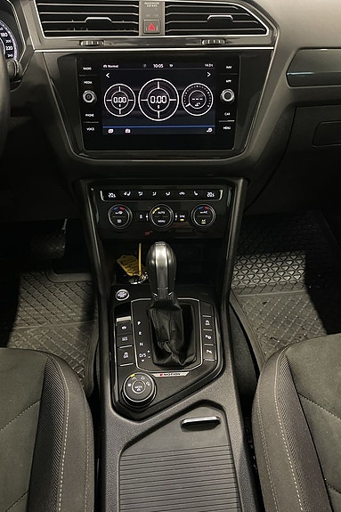 Volkswagen Tiguan 14 of 16