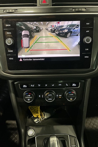 Volkswagen Tiguan 15 of 16