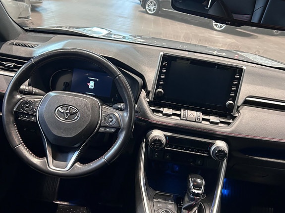 Toyota RAV4 5 of 6