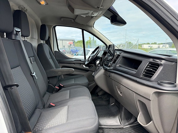 Ford Transit Custom 13 of 17