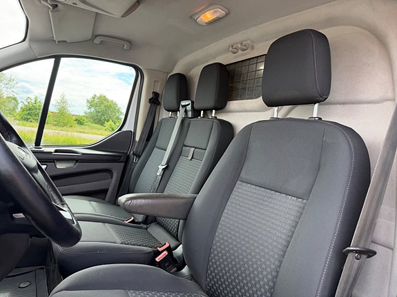 Ford Transit Custom 14 of 17