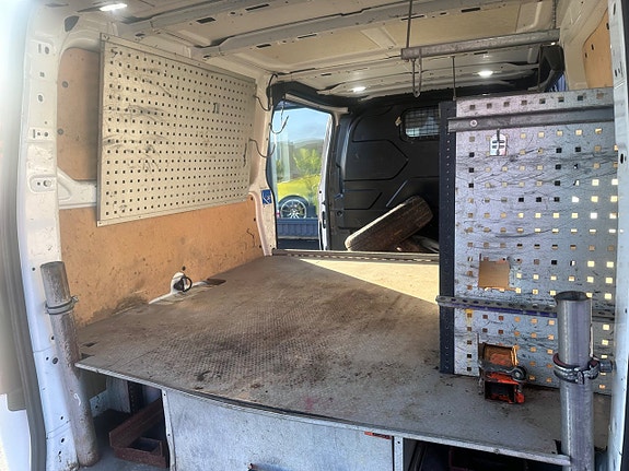 Ford Transit Custom 17 of 17