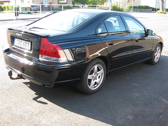 Volvo S60 3 of 5