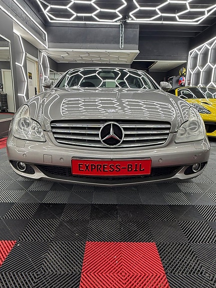 Mercedes-Benz CLS320