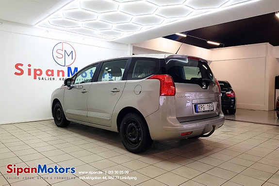 Peugeot 5008 2 of 5