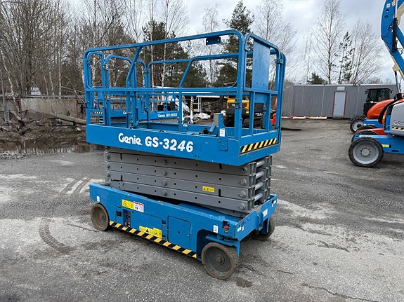 GENIE GS-3246 Saxlift – 11,8 m – Batteridriven –Nybesiktigad 2 of 4
