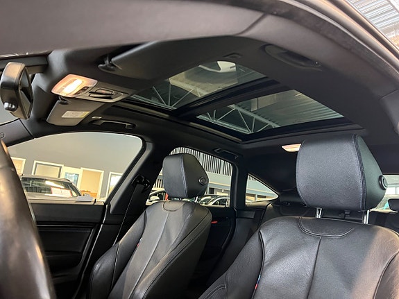 BMW 320 17 of 19