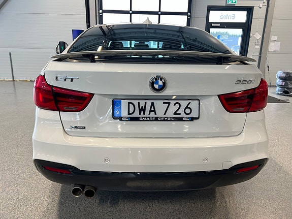 BMW 320 4 of 5