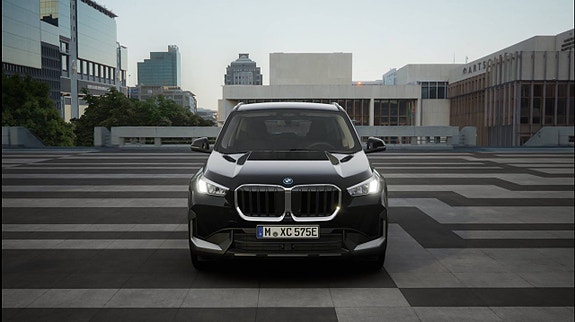 BMW X1 2 of 5
