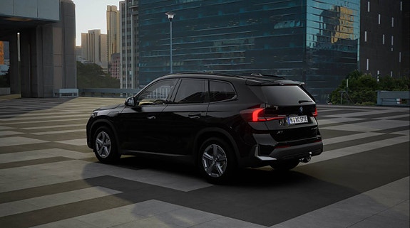 BMW X1 4 of 5