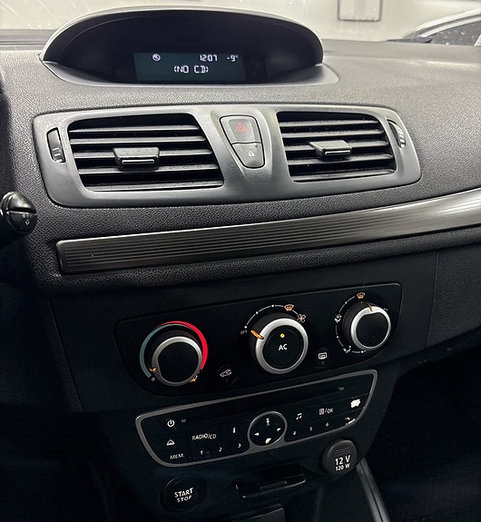 Renault Megane III 9 of 11