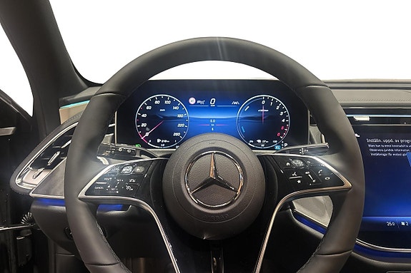 Mercedes-Benz E300 de 8 of 12