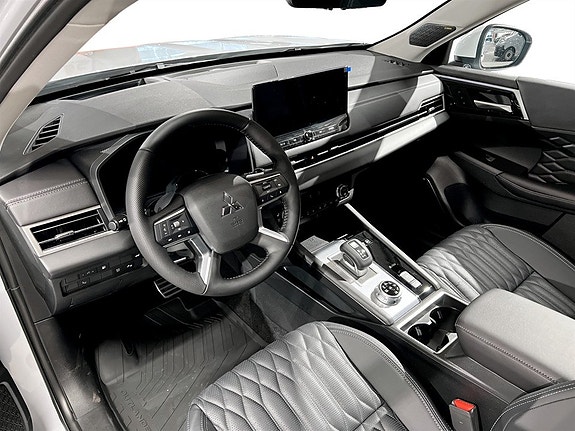 Mitsubishi Outlander 8 of 14