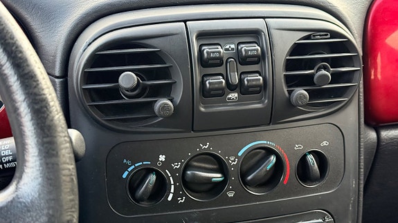 Chrysler PT Cruiser 13 of 28