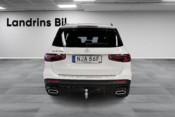 Mercedes-Benz GLB200 5 of 5