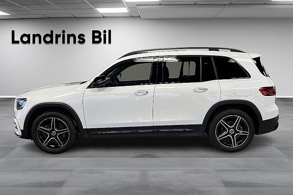 Mercedes-Benz GLB200 4 of 5