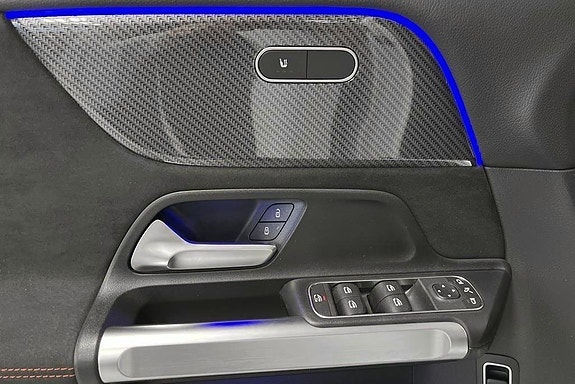 Mercedes-Benz GLB200 18 of 18