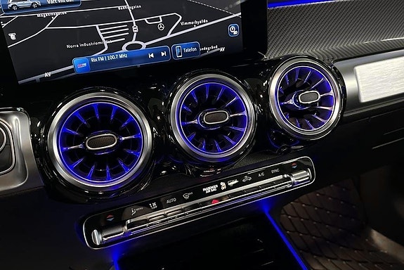 Mercedes-Benz GLB200 13 of 18