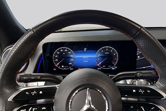 Mercedes-Benz GLB200 10 of 18