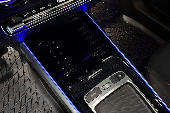 Mercedes-Benz GLB200 12 of 18