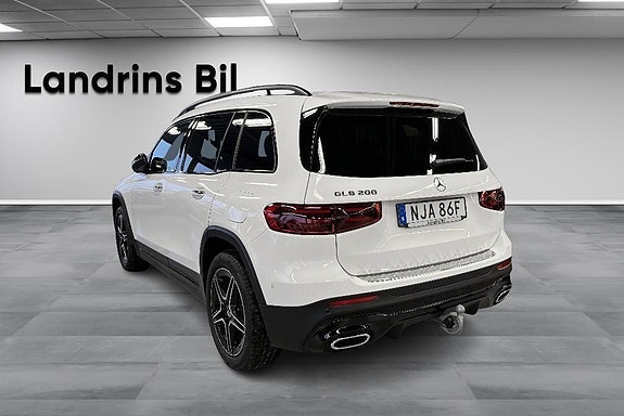 Mercedes-Benz GLB200 6 of 18