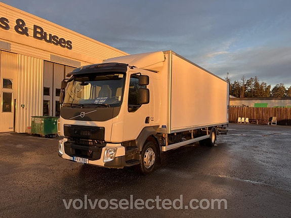 Volvo FL skåpbil med fasta sidor