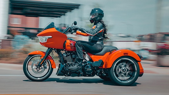 Harley-Davidson Road Glide 3 3 of 18