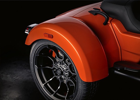 Harley-Davidson Road Glide 3 11 of 18