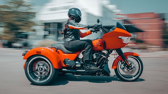 Harley-Davidson Road Glide 3 4 of 18
