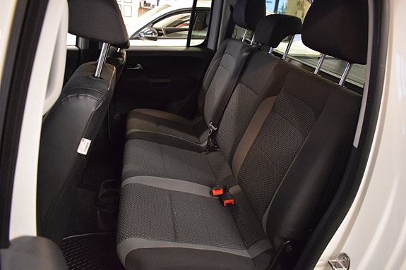 Volkswagen Amarok 10 of 15