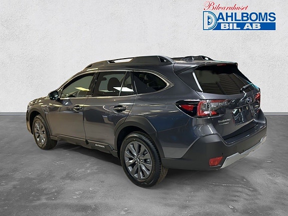 Subaru Outback 2 of 7