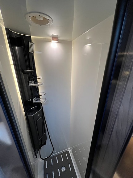 Kabe TM ROYAL X 810 /  780 LQB * 5:e bältesplats * 170 hk * Alde * RÄNTEKAMPANJ 3.95% Månadskostnad 7.874:- 16 of 21