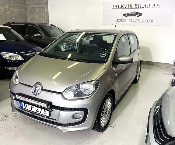 Volkswagen UP! 3 of 5