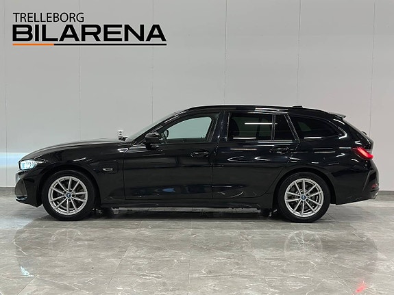 BMW 330e 5 of 5