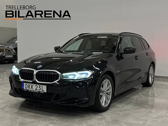 BMW 330e 4 of 5