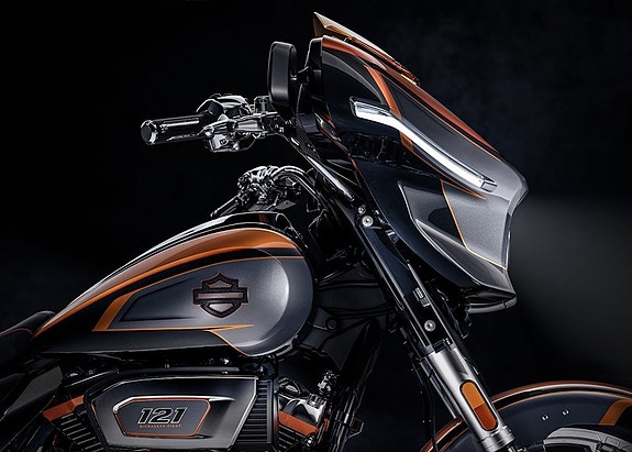 Harley-Davidson CVO Street Glide 121" 5 of 9