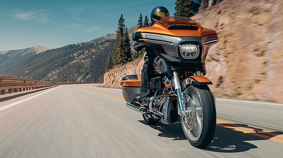 Harley-Davidson CVO Street Glide 121" 4 of 9